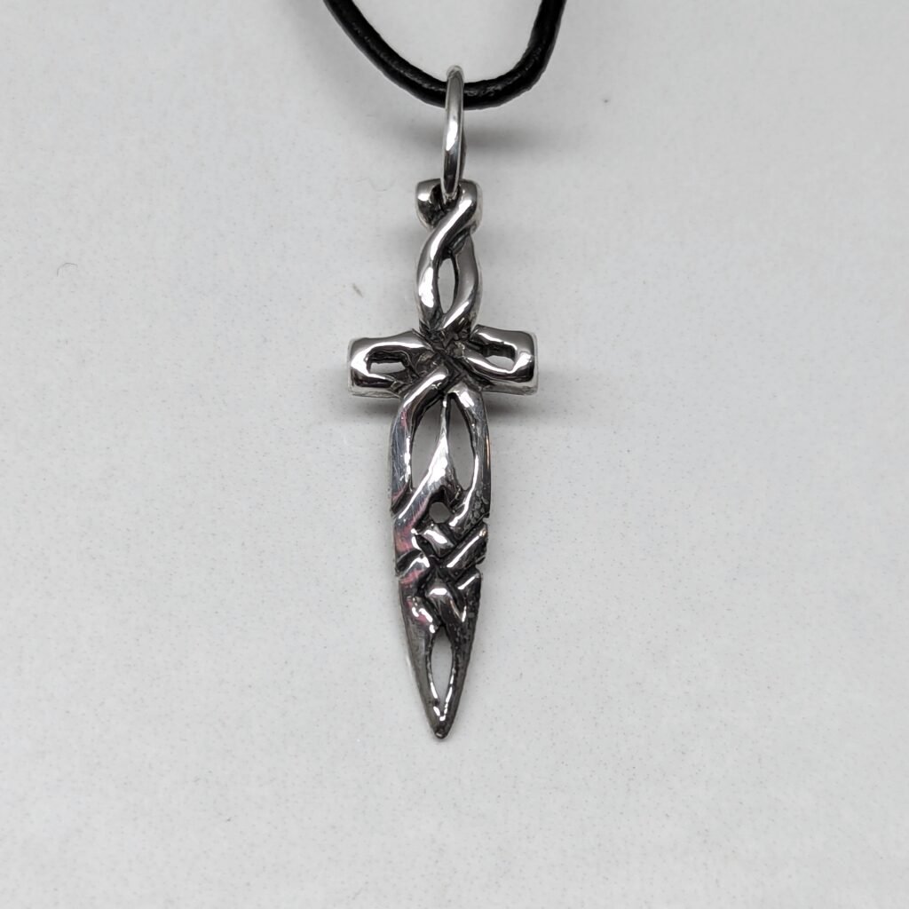 Knotwork knife